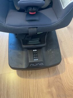Autosedačka Nuna prym - 2