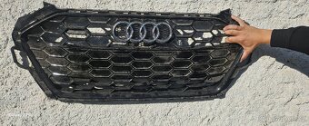 Maska AUDI A4 S LINE B9PA facelift - 2