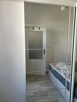 Šatní skříň - 2