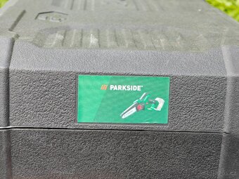 Daruji kufr od Aku řetězové pily Parkside 20V - 2
