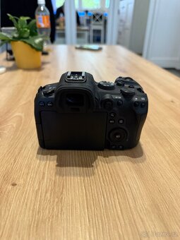 CANON EOS R6 - top stav - 2