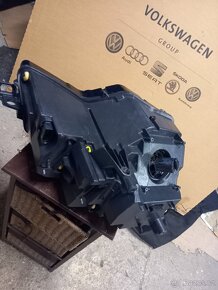 Škoda Karoq levé světlo xenon - 2