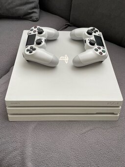 Playstation 4 Pro - 2