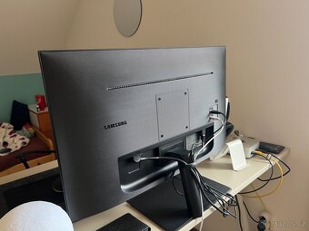 Smart Monitor Samsung M5 27” - 2