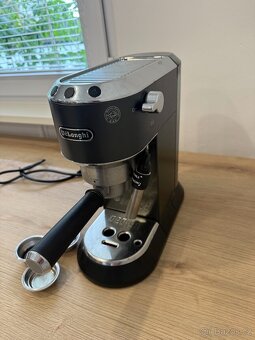 De'Longhi Dedica EC 685.BK - 2