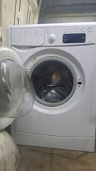 Pračka Indesit - 2