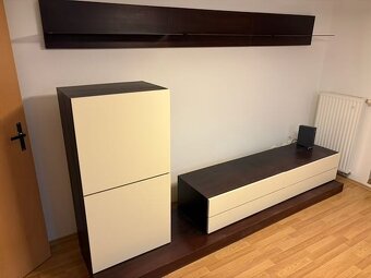 Zakázková obývací stěna - dýhovaná. - 2