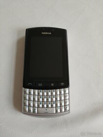Nokia Asha 303 s krabičkou a s příslušenstvím - 2