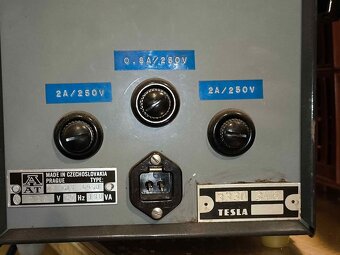 Stabilizovany laboratorni regulovatelny dvojity dc zdroj AAT - 2