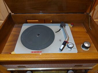 Staré rádio Hornyphon virtuoso - 2