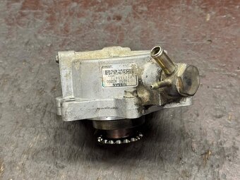 Vývěva / vakuová pumpa Nissan 2.2dCi YD22 - 2