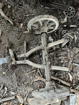 Kola a rám na povoz - 2