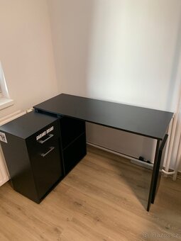 Rohový psací stůl - cena dohodou - 2