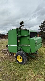 Lis na kulaté balíky John Deere 545 - 2