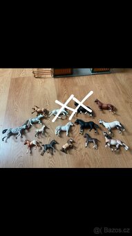 Schleich koně + příslušenství - 2