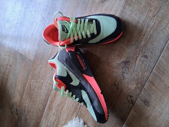 Nike - 2