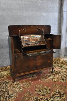 Komoda s vyklápěcím prostorem - 2