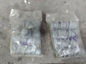 Kryt matice kola 33mm nízký - šedý plastový

 - 2