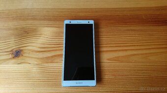 Sony Xperia XZ2 - Super stav + originální příslušenství - 2