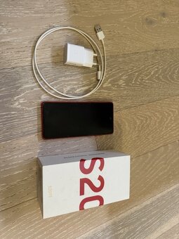 Prodám Samsung S20 FE v atraktivní červené barvě - 2