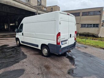 Peugeot Boxer 3.0 6 místné rok.v 2012 stk 26/3 najeto :372 - 2
