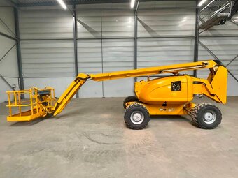 KLOUBOVÁ TERÉNNÍ PLOŠINA JLG 600 AJ - 2