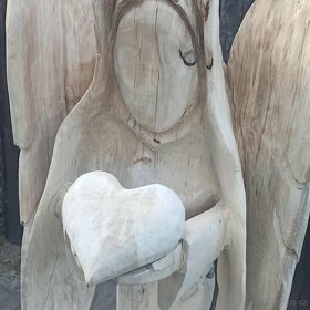 anděl motorovou pilou - 2