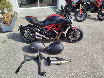 Ducati DIAVEL CARBON RED AND MATT CARBON, 1. MAJ V ČR, AKCE - 2