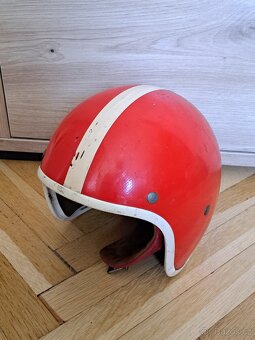 Přilba na veterána, retro přilba- KOVONA KARVINÁ - červená - 2