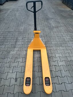 Paletový vozík s váhou do 2 200 a 2300kg - 2
