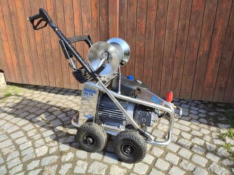 Nilfisk 8-125 TST v Top stavu - 2