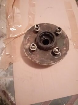 Zetor 25 náboj kola - 2