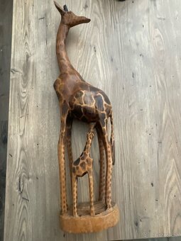 Dřevená socha žirafa a žirafka - 2