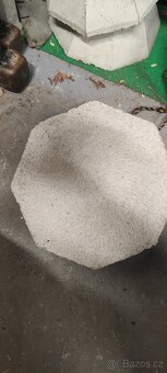 podstavec betonový - 2