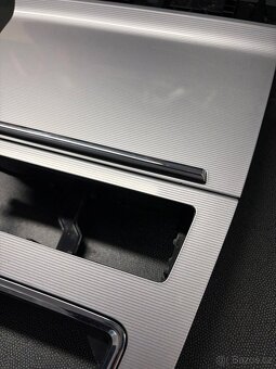 Škoda Octavia 3 rámeček + přihrádka dekor - 2