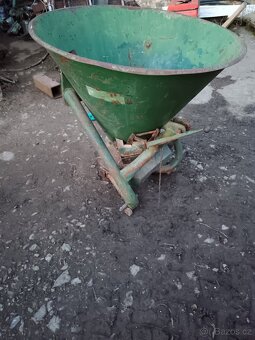 Rozmetadlo průmyslových hnojiv - 2