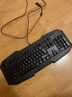 Trust Avonn GXT 830-RW Černá Klávesnice - 2