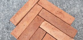 Starobylé cihly na zahradní stavby: krb, ohniště, chodníček - 2