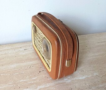 Staré první čs. tranzistorové rádio T2800 z roku 1958 - 2