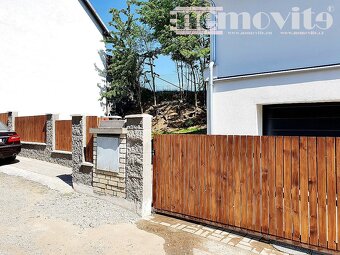 Exkluzivně nabízíme na prodej rodinný dům s dvěma bytovými j - 2