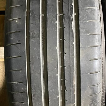 Letní pneu 225/35 R19 88Y Dunlop 3,5-4mm - 2
