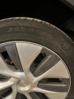 Tesla model Y Hankook 255/45R19 - 2