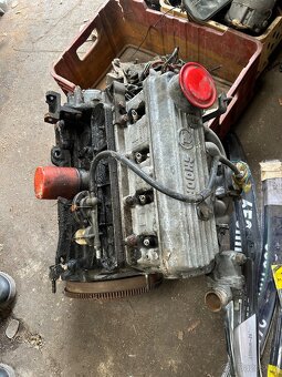Motor skoda - 2