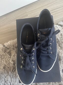 Krásné značkové plátěné tenisky Tommy Hilfiger vel 39 - 2