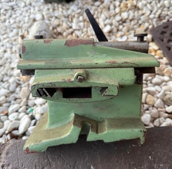 Tvarový orovnávač na brusku 2UD - 2