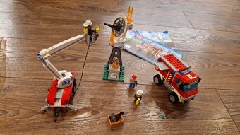 Lego City 60111 Zásahové hasičské auto - 2