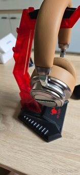 Čtyři kusy-stojánek na sluchátka Red Fighter - 2