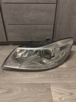 Přední xenonové světla Škoda Octavia 2 facelift - 2