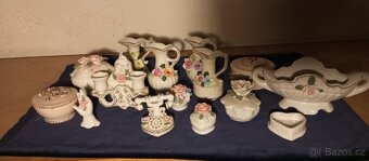 Spousta porcelánových miniatur - 2