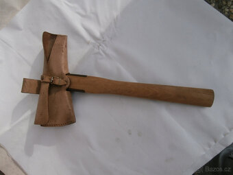 Hasičská sekyrka stará originální za 1.000 kč - 2